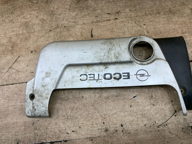 Декоративная крышка двигателя Opel Corsa B 1998 X14XE 1.4 хетчбэк 5дв. - изображение 3