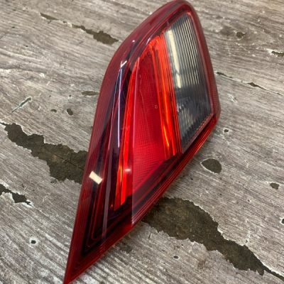 Фонарь крышки багажника Opel Corsa E 2014 B12XER Хэтчбэк 5-ти. дв, Лев. - изображение 2