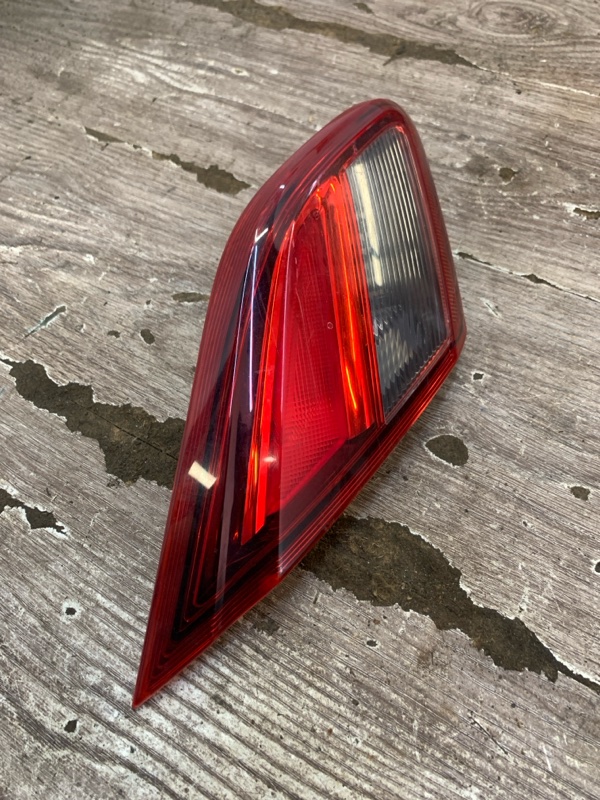 Фонарь крышки багажника Opel Corsa E 2014 B12XER Хэтчбэк 5-ти. дв, Лев. - изображение 2