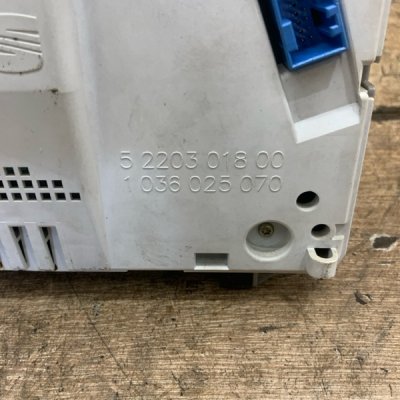 Панель приборов Volkswagen Lupo 2003 хетчбэк 3дв. 1.4 AUD - изображение 3