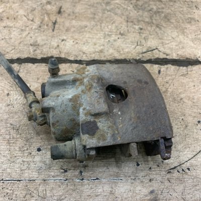 Тормозной суппорт Volkswagen Lupo 2003 хетчбэк 3дв. 1.4 AUD Перед. Лев. - изображение 4