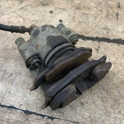 Тормозной суппорт Volkswagen Lupo 2003 хетчбэк 3дв. 1.4 AUD Перед. Лев. - изображение 2