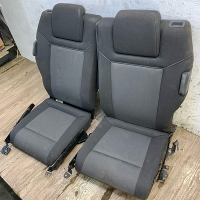 Третий ряд сидений Opel Zafira B 2008 Z18XER Минивэн - изображение 2