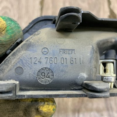 Ручка двери внутренняя Mercedes-Benz 124 1994 седан 4дв. 2.0 Задн. Лев. - изображение 4