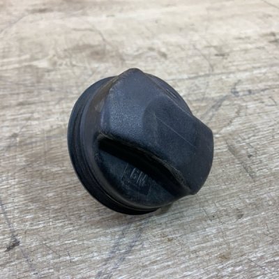 Крышка горловины бензобака Opel Astra H 2007 хетчбэк 3дв. Z18XER 1.8 - изображение 2