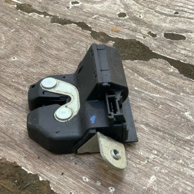Замок крышки багажника Opel Corsa D 2010 хетчбэк 3дв. Z12XEP - изображение 7