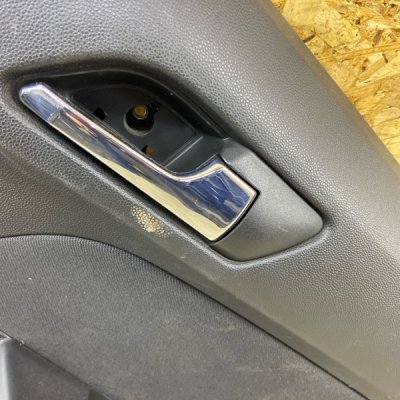 Обшивка двери Opel Astra H 2008 хетчбэк 5дв. Z16XER 1.6 Задн. Прав. - изображение 7