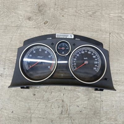 Панель приборов Opel Astra H 2008 Z16XER 1.6 хетчбэк 5дв.