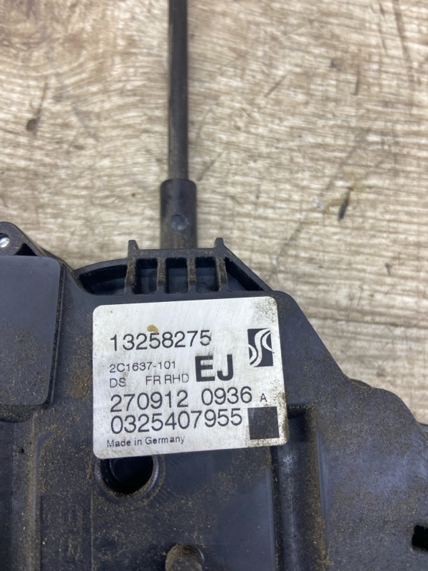 Замок двери Opel Corsa D 2012 A14XER хетчбэк 5дв., Перед., Прав. - изображение 3