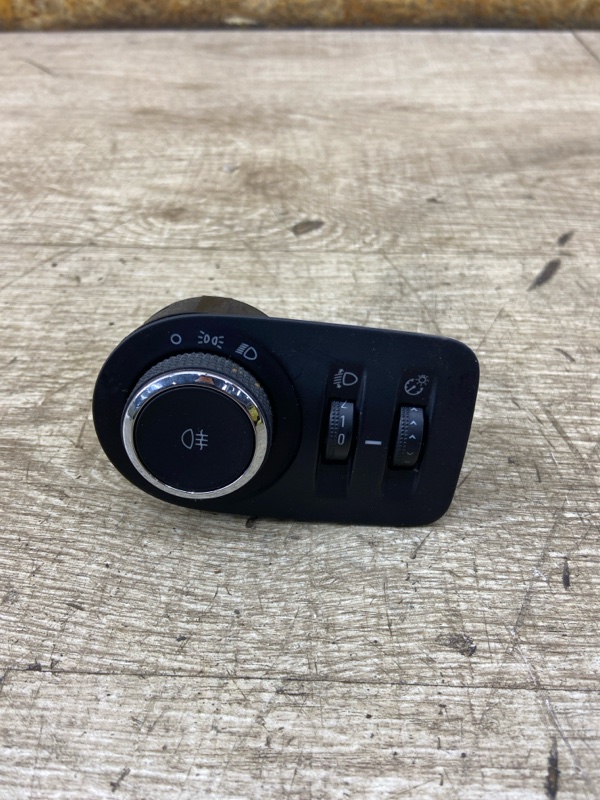 Блок управления светом Opel Corsa D 2012 A14XER хетчбэк 5дв. - изображение 1