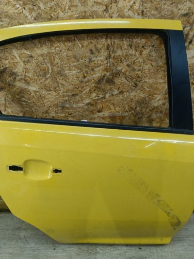 Дверь Opel Corsa D 2012 A14XER хетчбэк 5дв., Задн., Прав.