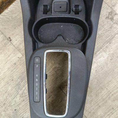Центральная консоль Opel Corsa D 2012 хетчбэк 5дв. A14XER - изображение 7