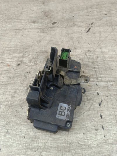 Замок двери Opel Vectra B 1998 X18XE седан 4дв., Перед., Лев.