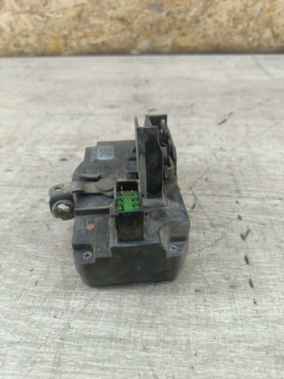 Замок двери Opel Vectra B 1998 X18XE седан 4дв., Перед., Лев.