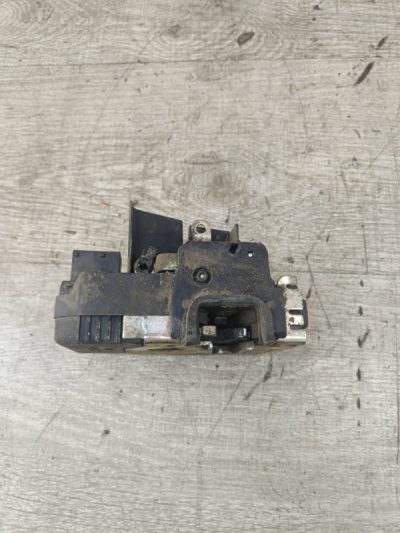 Замок двери Opel Vectra B 1998 X18XE седан 4дв., Перед., Лев.