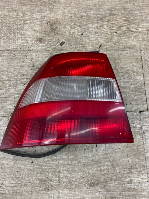 Фонарь Opel Vectra B 1998 X18XE седан 4дв., Задн., Лев. - изображение 1