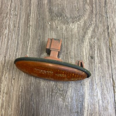 Поворотник в крыле Nissan SERENA 1998 SR20DE минивен, Перед., Лев. - изображение 2