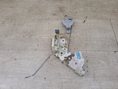 Замок двери Nissan SERENA 1998 SR20DE минивен, Перед., Прав.