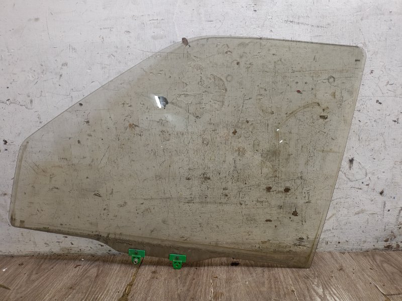 Стекло Nissan SERENA 1998 SR20DE минивен, Перед., Лев.