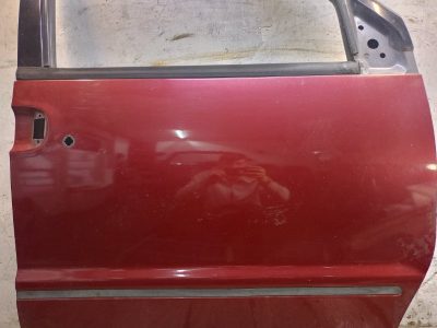 Дверь Nissan SERENA 1998 SR20DE минивен, Перед., Прав.
