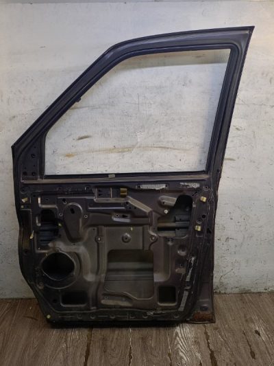 Дверь Nissan SERENA 1998 SR20DE минивен, Перед., Прав.
