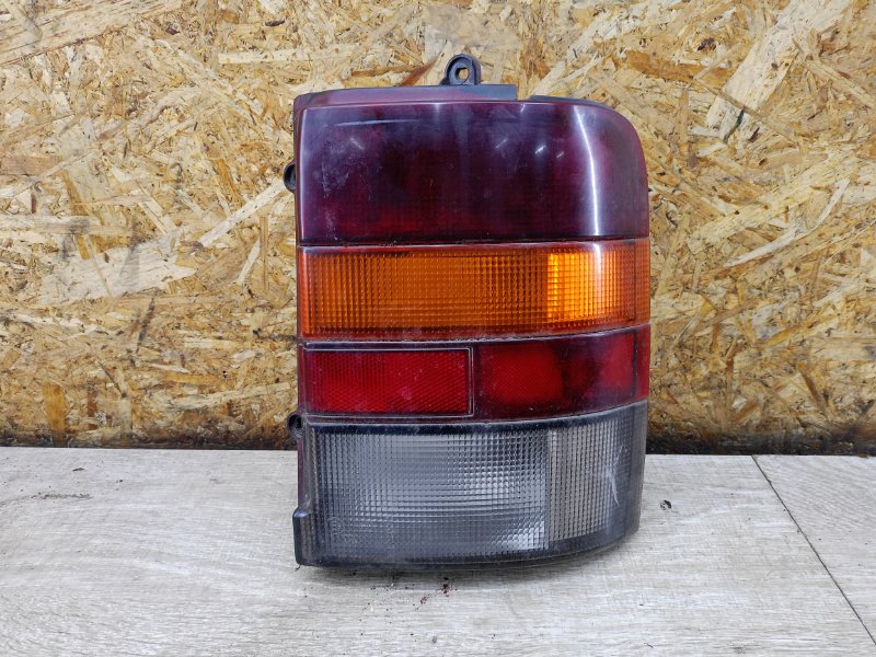 Фонарь Nissan SERENA 1998 SR20DE минивен, Прав.
