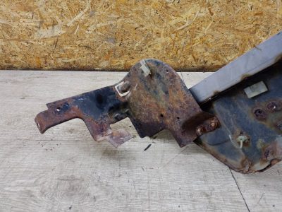 Полка аккумулятора Nissan SERENA 1998 SR20DE минивен