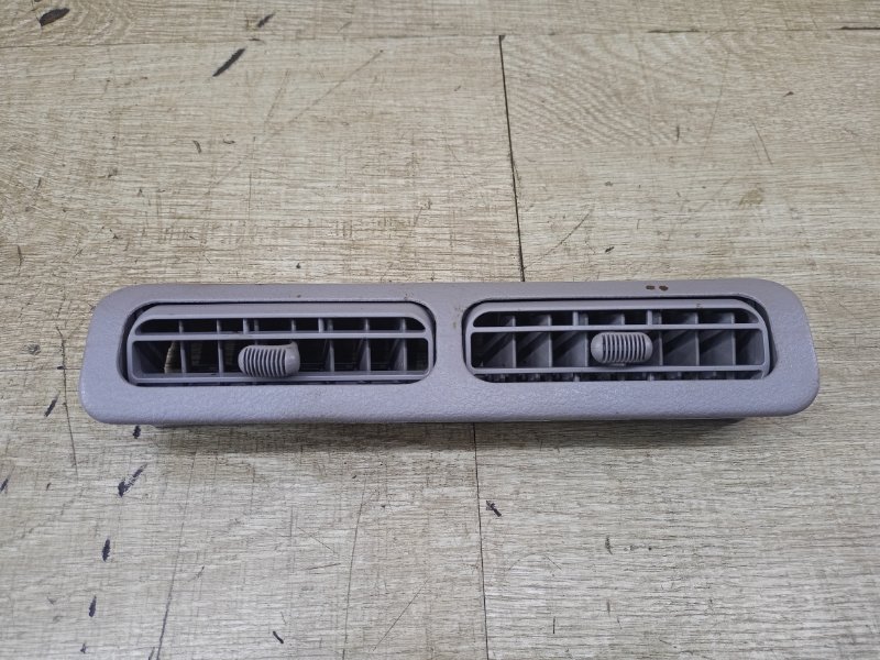 Дефлектор обдува салона Nissan SERENA 1998 SR20DE минивен - изображение 3