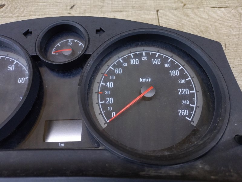 Панель приборов Opel Astra H 2012 хетчбэк 5дв. Z16XER 1.6