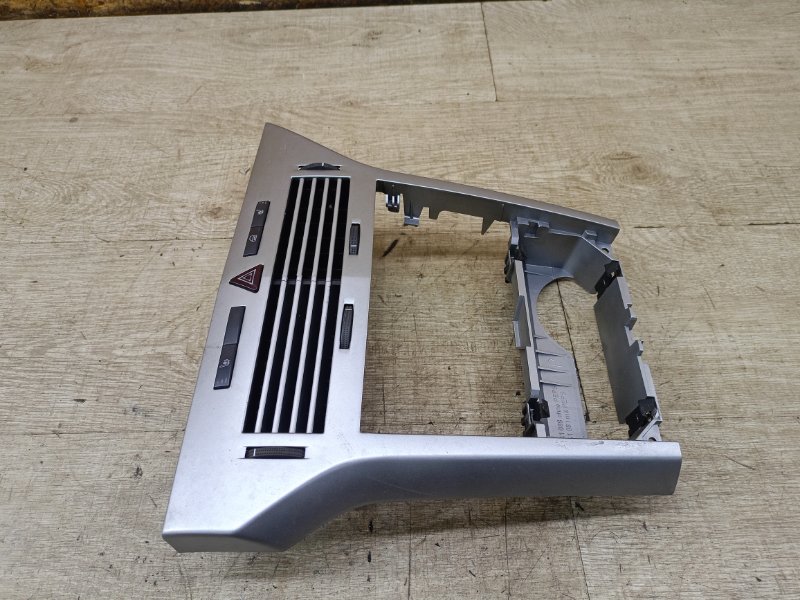 Накладка на торпедо/консоль Opel Astra H 2012 хетчбэк 5дв. Z16XER 1.6