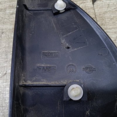 Накладка уголок Nissan Serena 1998 минивен SR20DE Прав. - изображение 3