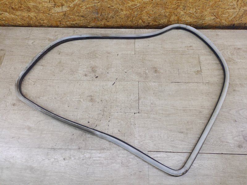 Уплотнительная резинка двери Skoda Fabia 2003 AZQ хетчбэк 5дв., Задн., Лев. - изображение 6