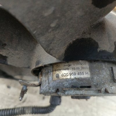 Вентилятор радиатора Skoda Fabia 2003 хетчбэк 5дв. AZQ - изображение 4