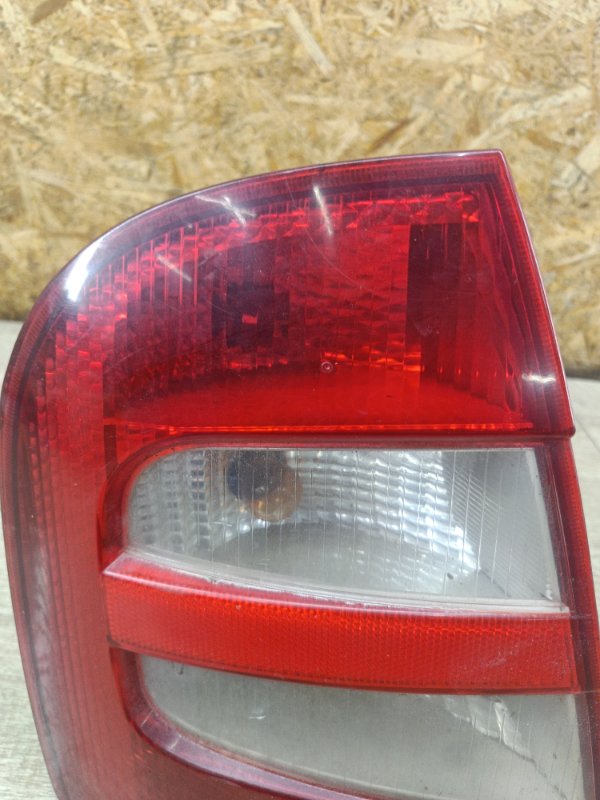 Фонарь Skoda Fabia 2003 AZQ хетчбэк 5дв., Задн., Лев. - изображение 3