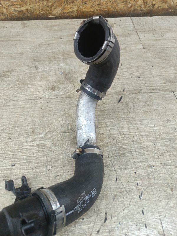 Патрубок интеркулера Opel Signum 2005 Z19DTH - изображение 4