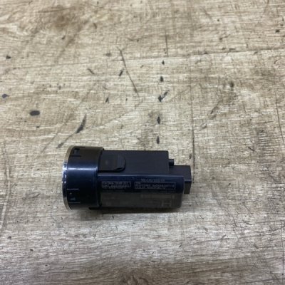Кнопка старт/стоп (зажигания) Toyota RAV4 2015 кроссовер 1AD-FTV - изображение 3