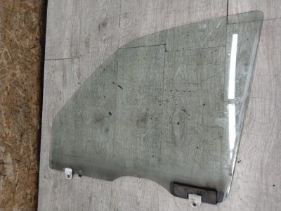 Стекло Honda CR-V 1998 B20B кроссовер, Перед., Лев.