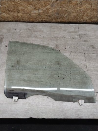 Стекло Honda CR-V 1998 B20B кроссовер, Перед., Прав.