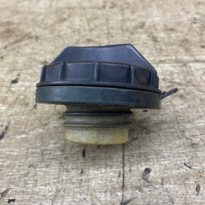 Крышка горловины бензобака Opel Astra G 2003 хетчбэк 5дв. Z16XE 1.6 - изображение 2