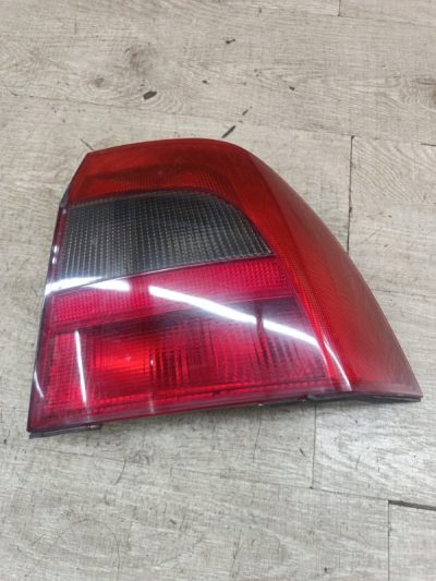 Фонарь Opel Vectra B 1999 X18XE1 1.8 седан 4дв., Задн., Прав.