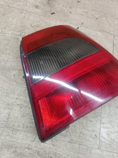 Фонарь Opel Vectra B 1999 X18XE1 1.8 седан 4дв., Задн., Прав.