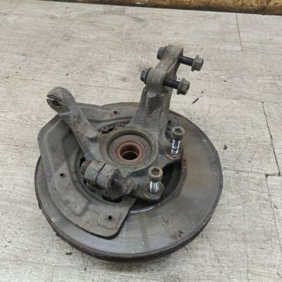 Поворотный кулак Opel Vectra B 1999 X18XE1 1.8 седан 4дв., Перед., Лев.