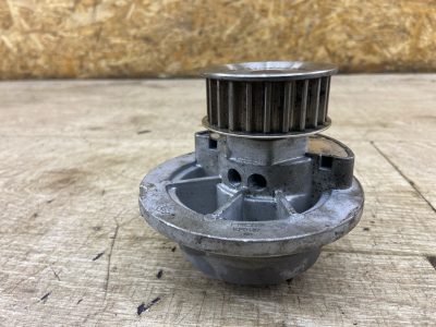 Помпа Opel Tigra 1996 X14XE купе