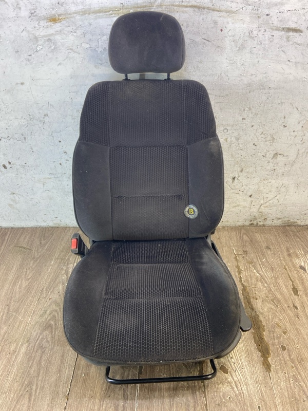 Сиденье водительское Opel Vectra B 1999 X18XE1 1.8 седан 4дв.