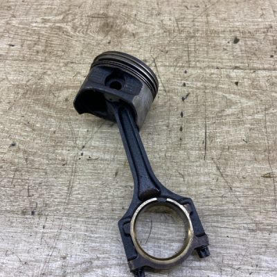 Поршень Ford Fiesta 2007 FUJA хетчбэк 3дв.