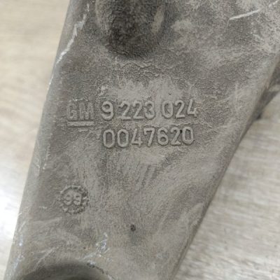 Кронштейн генератора Opel Vectra B 1999 X18XE1 1.8 седан 4дв. - изображение 2