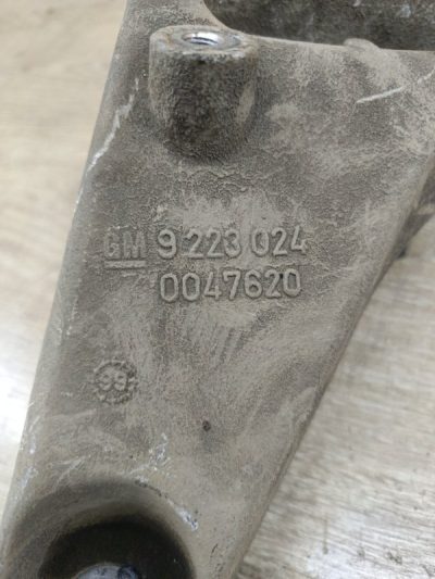 Кронштейн генератора Opel Vectra B 1999 X18XE1 1.8 седан 4дв.