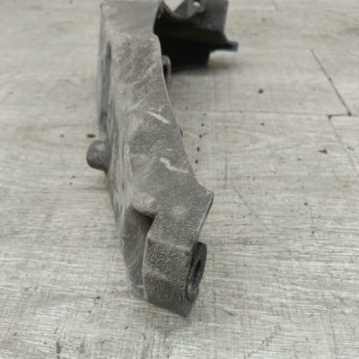 Кронштейн генератора Opel Vectra B 1999 X18XE1 1.8 седан 4дв. - изображение 5