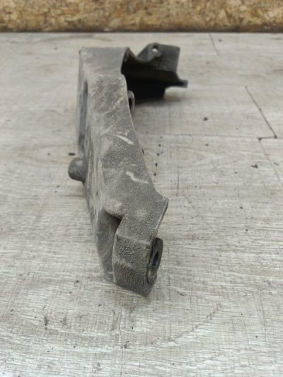 Кронштейн генератора Opel Vectra B 1999 X18XE1 1.8 седан 4дв.