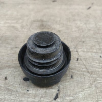 Крышка горловины бензобака Opel Astra G 1999 седан 4дв. X16XEL 1.6 - изображение 4